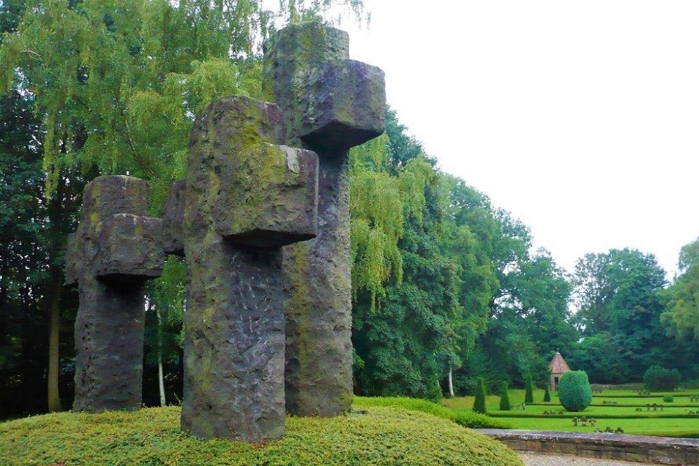 Monument Duitse Oorlogsbegraafplaats Weeze #3