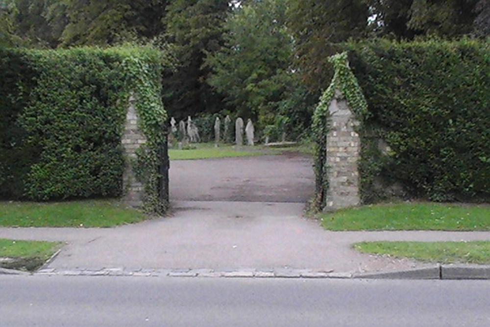 Commonwealth War Graves Royston Church Additional Burial Ground