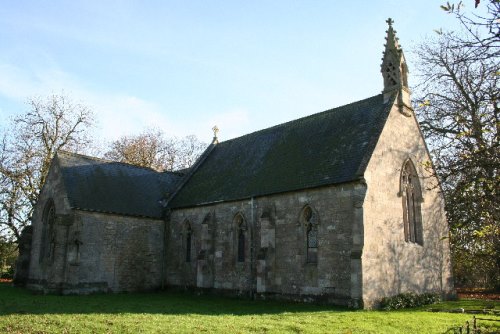 Oorlogsgraf van het Gemenebest St. Andrew Churchyard