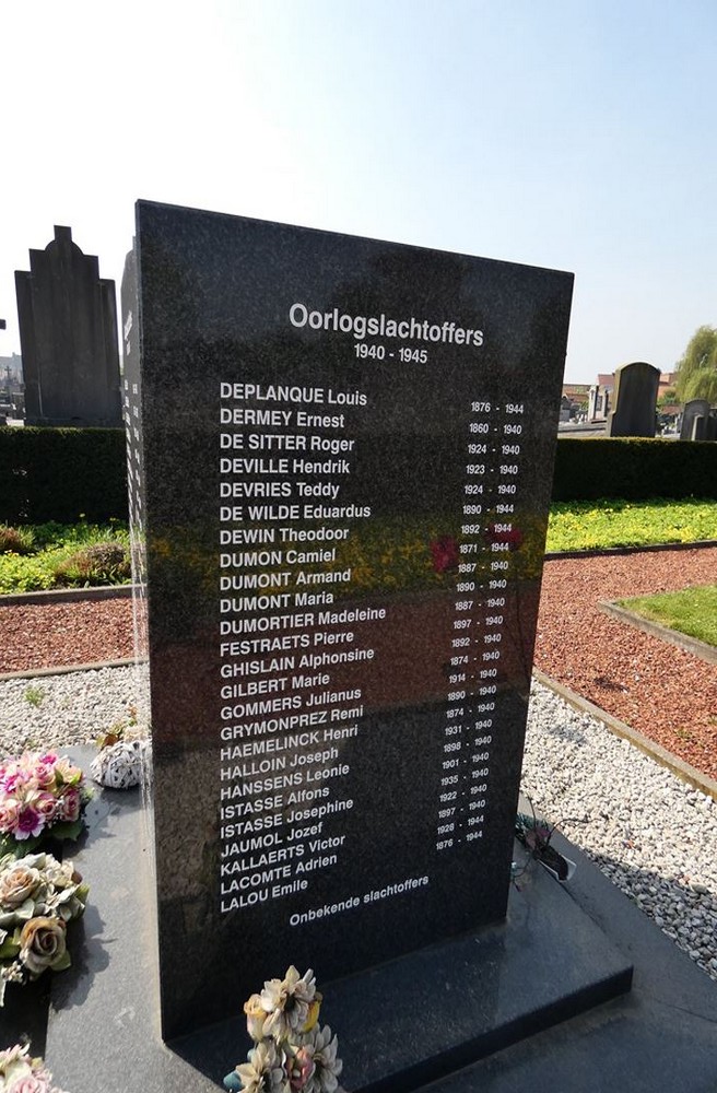 Oorlogsmonument Begraafplaats Menen #4