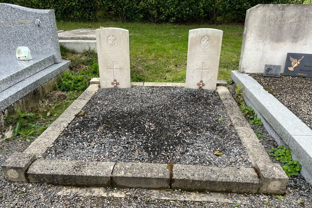 Oorlogsgraven van het Gemenebest Coivrel #1