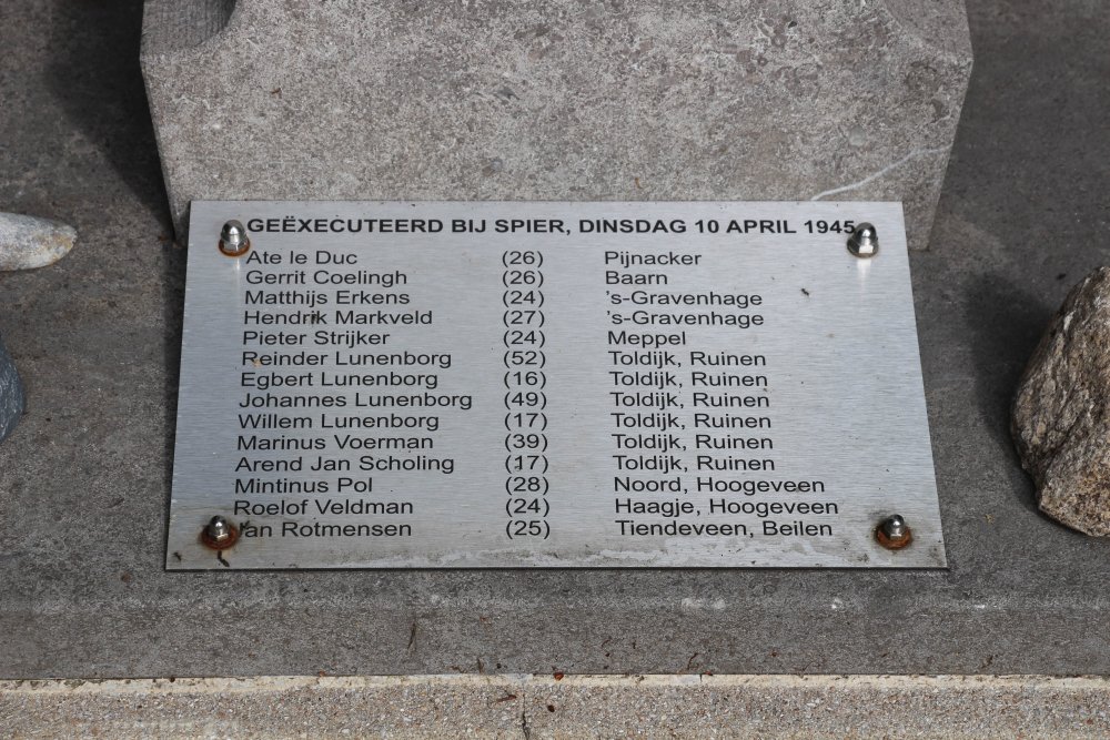 Monument Fusillade 10 april 1945 Spier #3