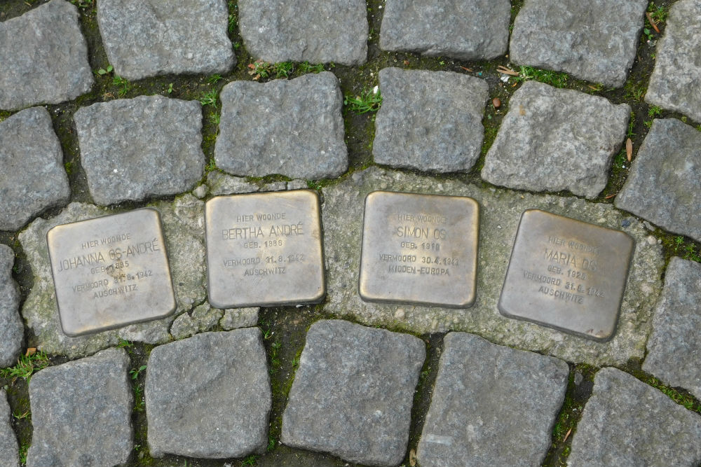 Stolpersteine Kleine Stokstraat 1