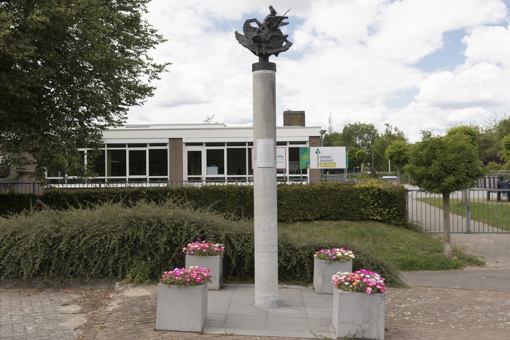 Monument Royal Air Force Mheer #1