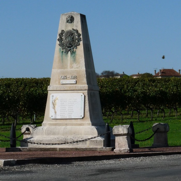 Oorlogsmonument Saint-Vivien-de-Blaye #1