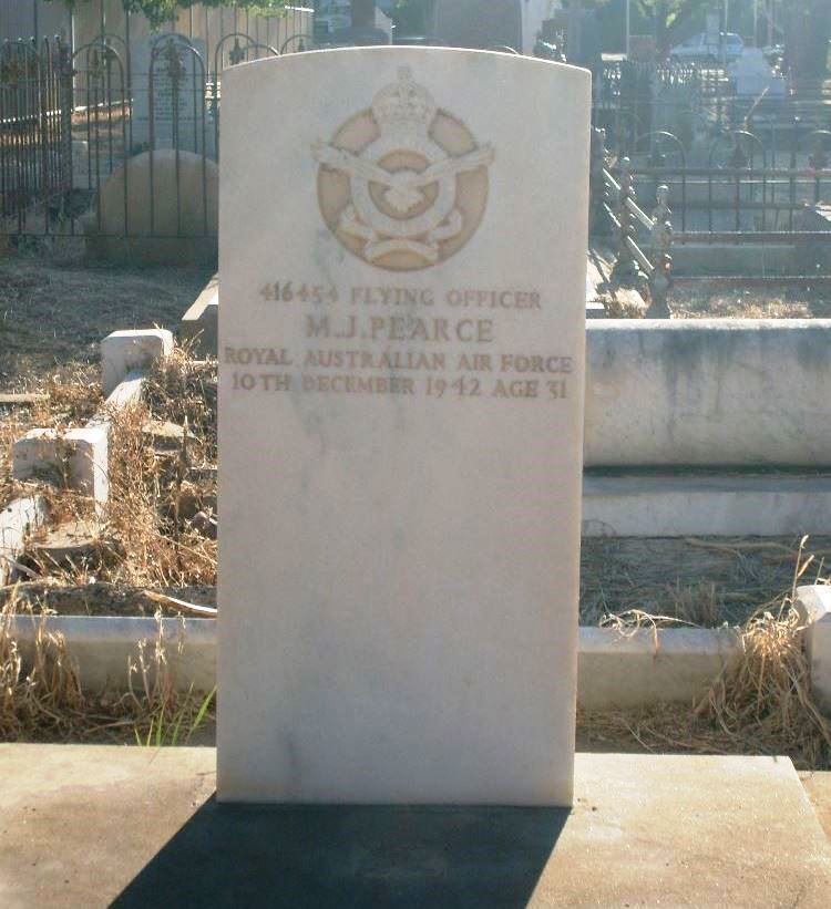 Commonwealth War Grave St. John's Church Cemetery #1