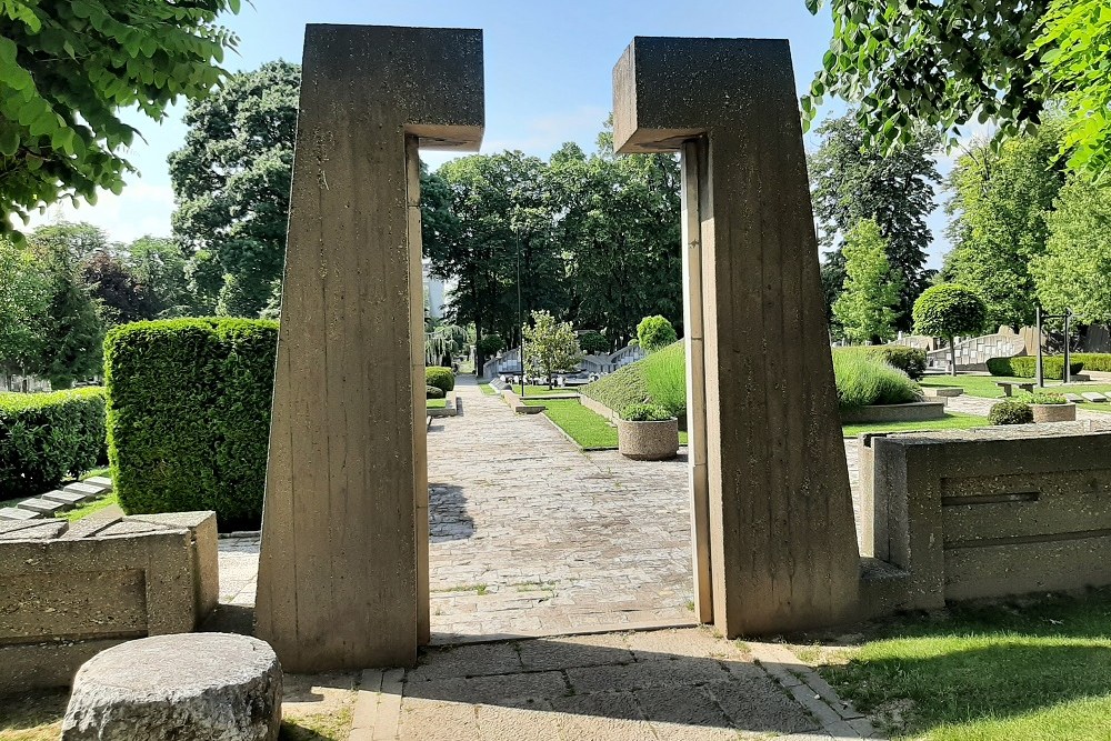 Yugoslav War Graves New Cemetery Belgrado #5