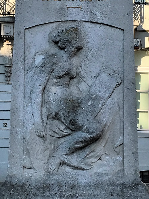 Monument Poet Jenneval #3