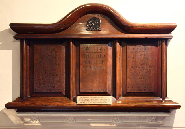 Oorlogsmonument Holy Cross Church Uckfield #2