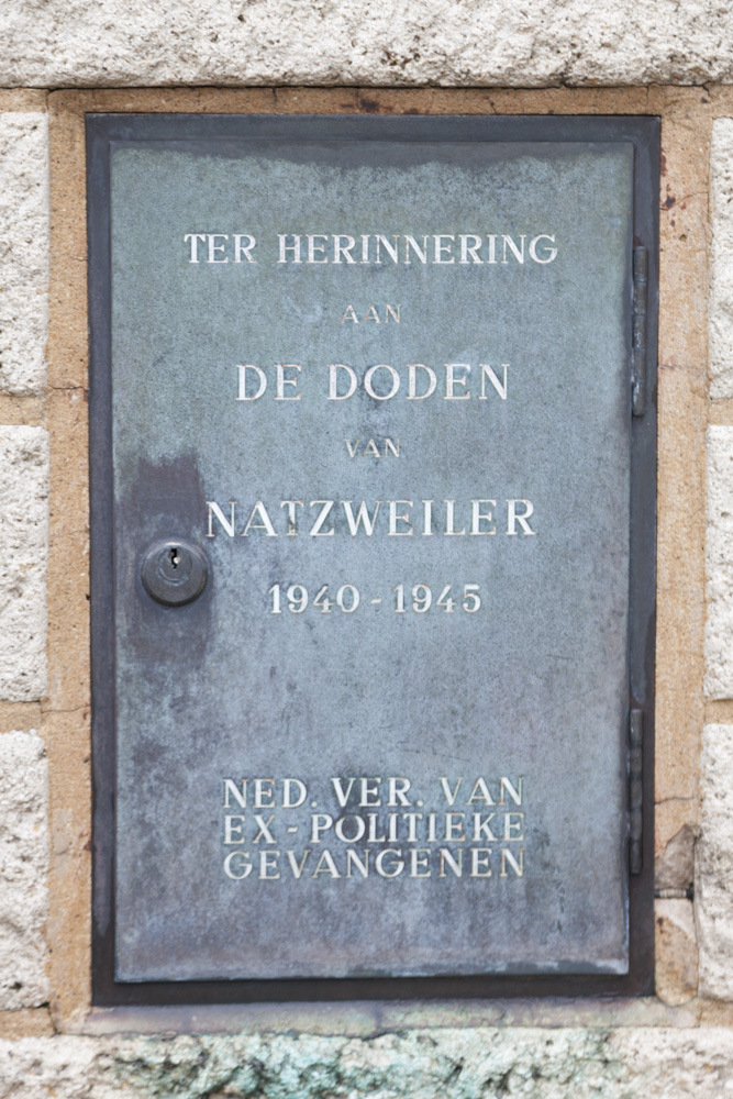 Monument Slachtoffers Concentratiekamp Natzweiler Nederlands Ereveld Loenen #3