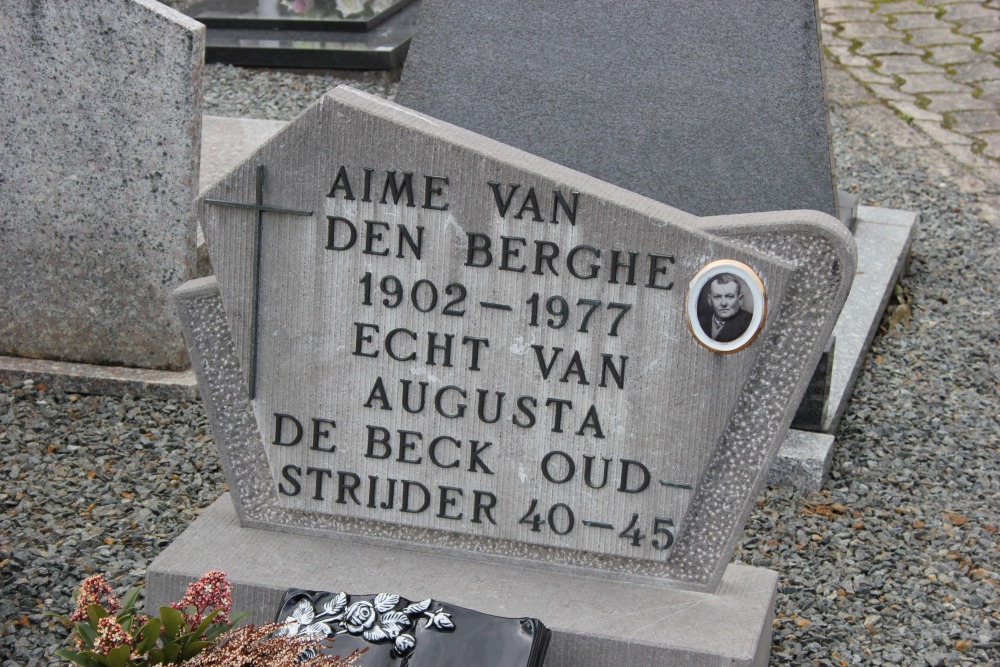 Belgische Graven Oudstrijders Ophasselt Begraafplaats	 #1