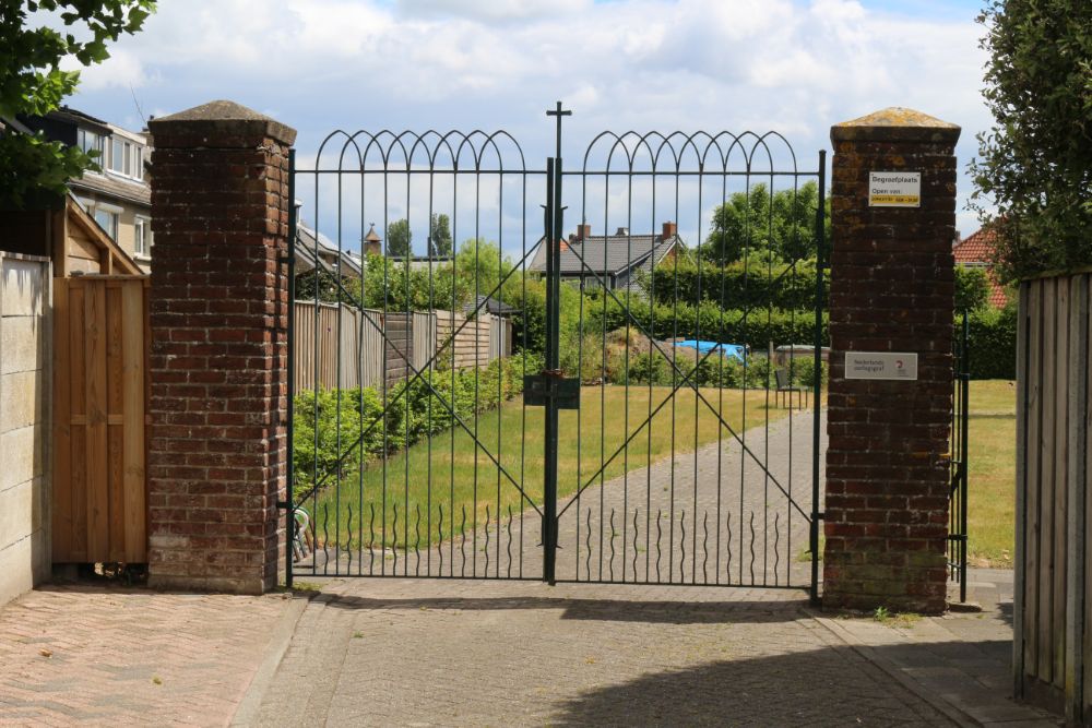 Dutch War Grave Roman Catholic Cemetery Dorst #3