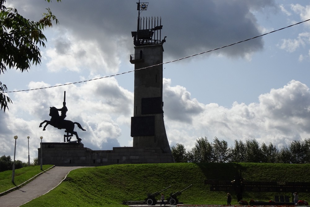 Bevrijdingsmonument Veliky Novgorod #2