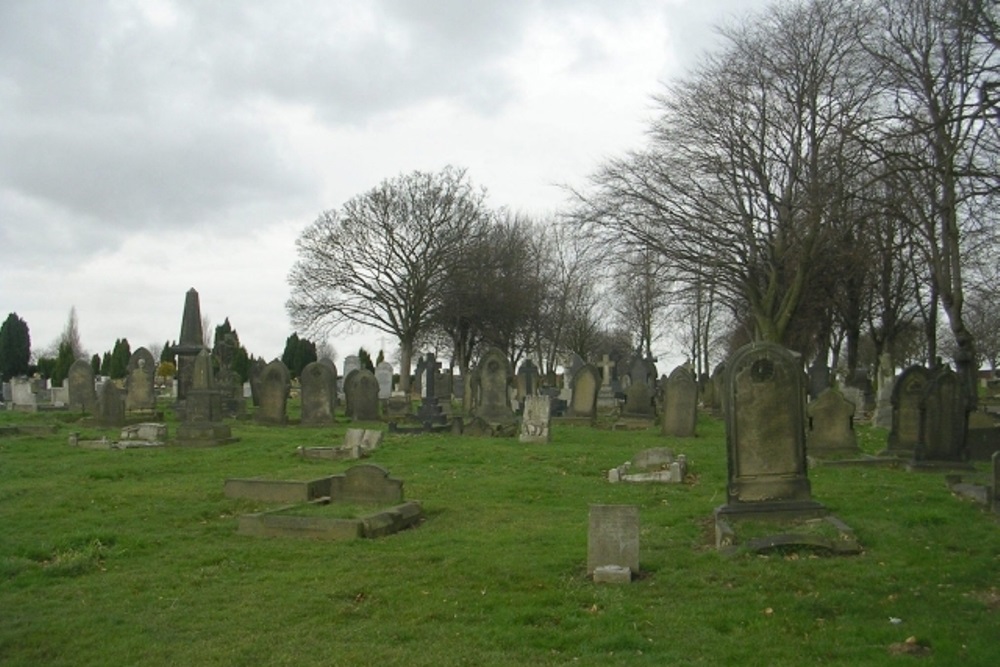 Commonwealth War Graves North Featherstone Cemetery #1