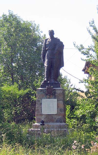 Mass Grave Soviet Soldiers Taraso-Hryhorivka #1