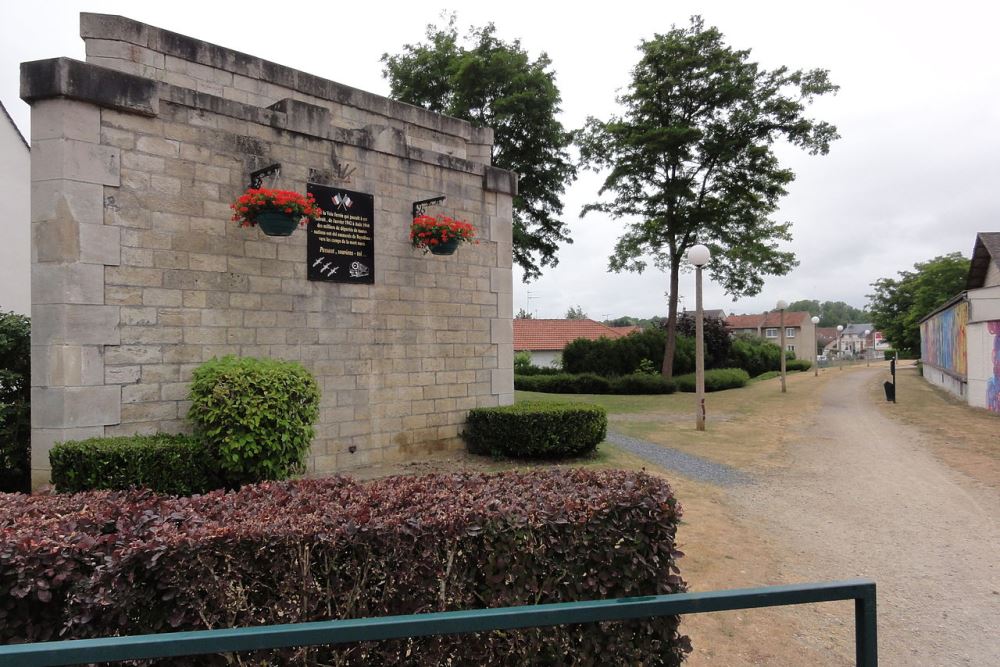 Monument Deportatietreinen Belleu