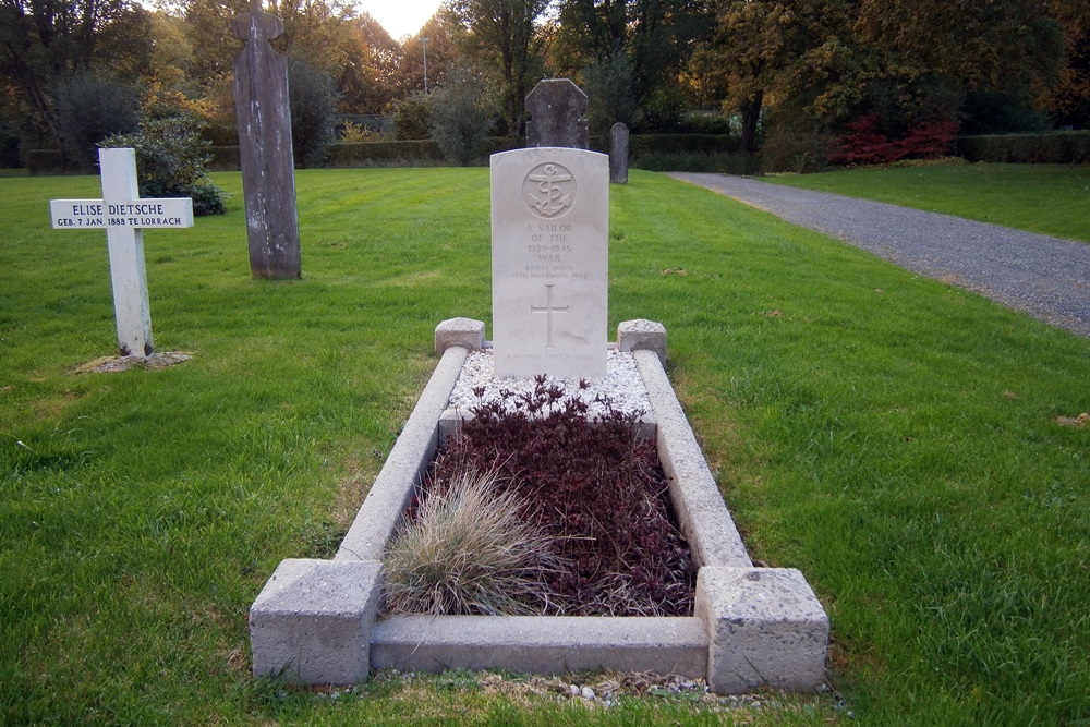 Oorlogsgraven van het Gemenebest Gemeentelijke Begraafplaats Usquert #4