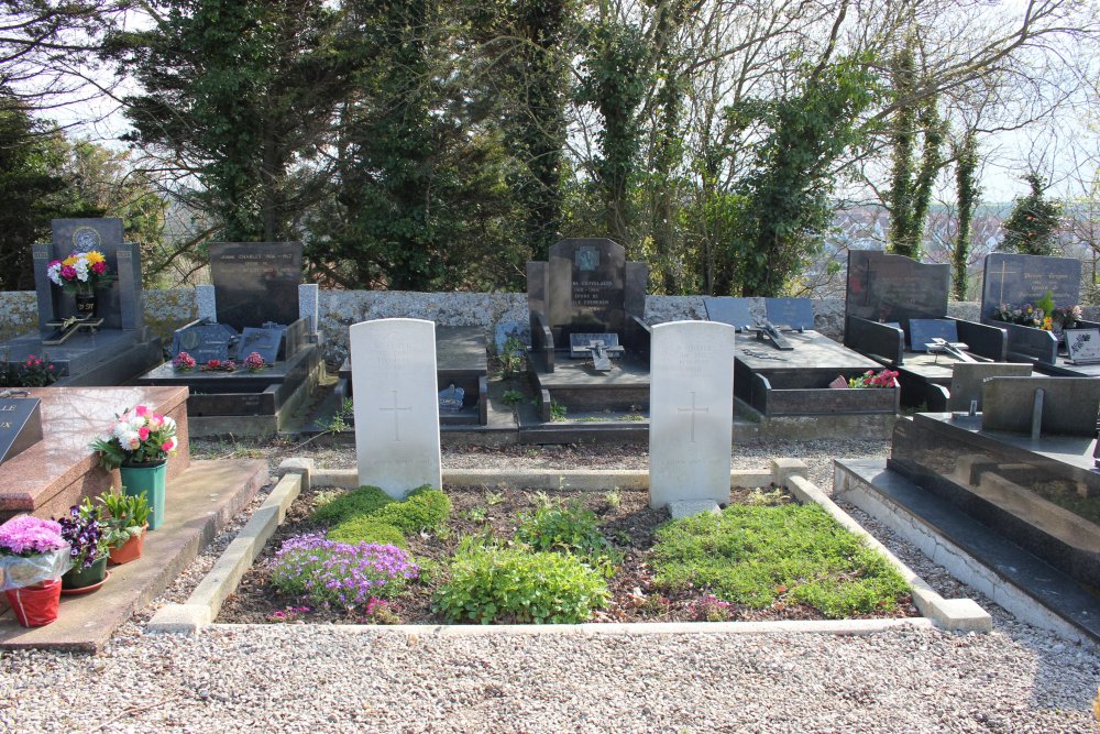 Commonwealth War Graves Wimille #3