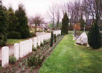 Commonwealth War Graves General Cemetery Schoonebeek #4