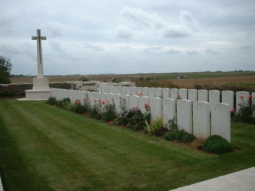 Commonwealth War Cemetery Moulin-de-Pierre