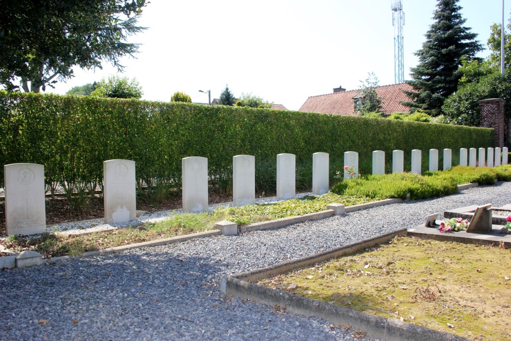 Commonwealth War Graves Anzegem #3