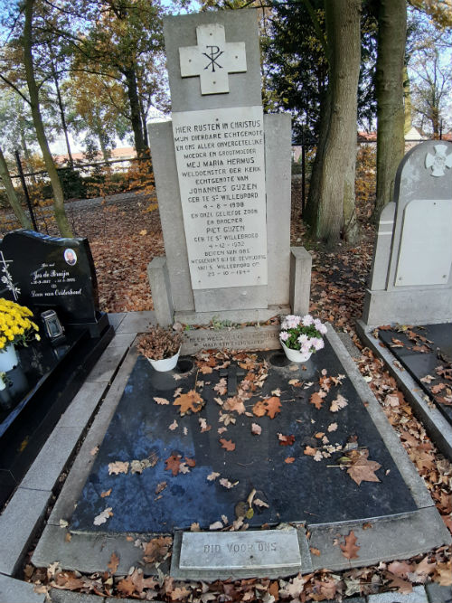 Graves Civilian Casualties Roman Catholic Cemetery Sint Willebrord #3