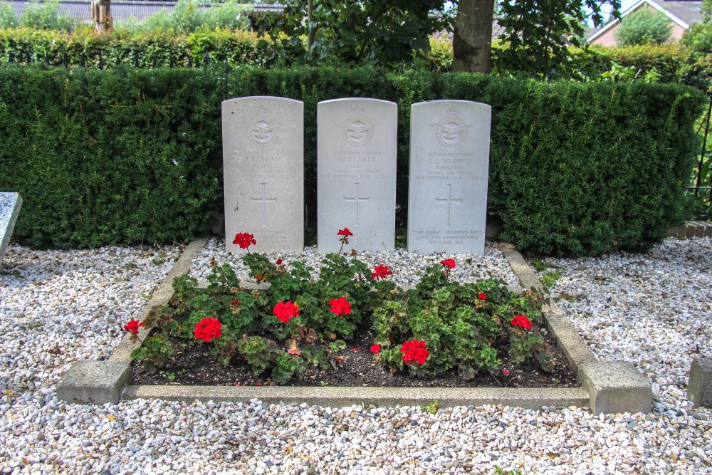 Oorlogsgraven van het Gemenebest NH Kerkhof Benschop