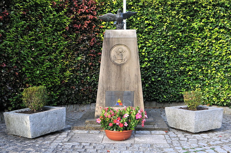 Monument Bevrijding Moutfort #1