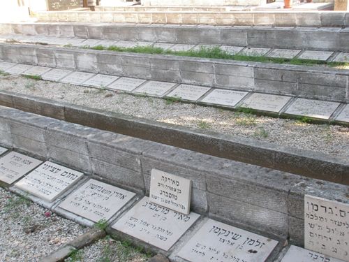 Graves Bombardment Victims Tel Aviv #1