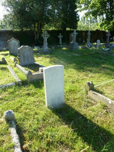 Commonwealth War Graves St Edmund Churchyard #1