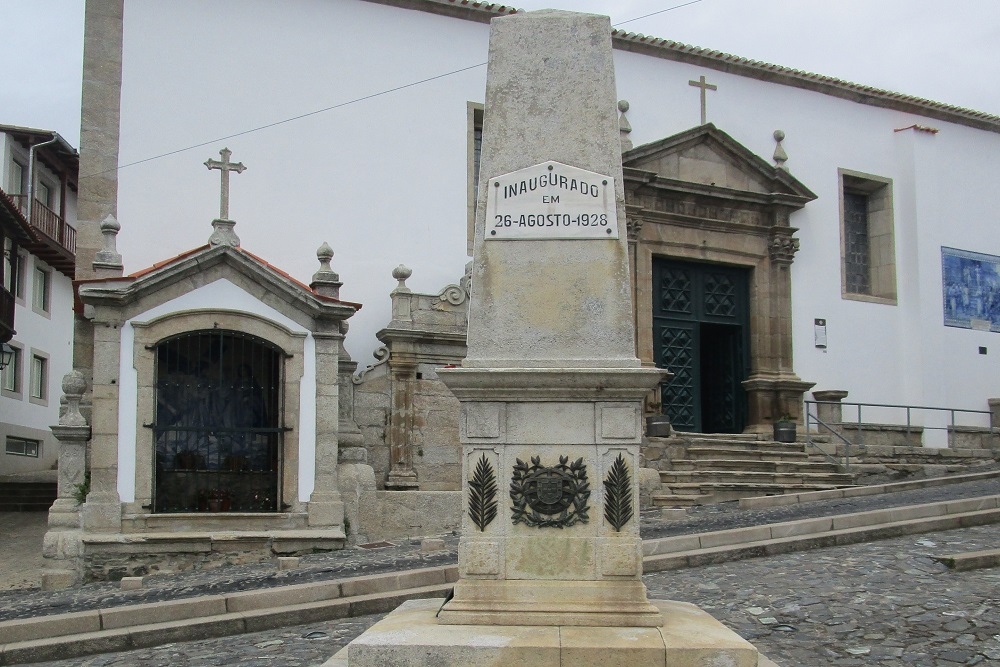 Oorlogsmonument Bragança #1