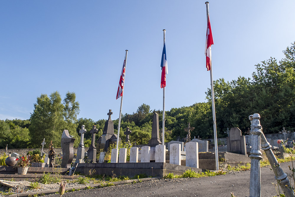 Commonwealth War Graves Les Hautes-Rivières Communal Cemetery #1