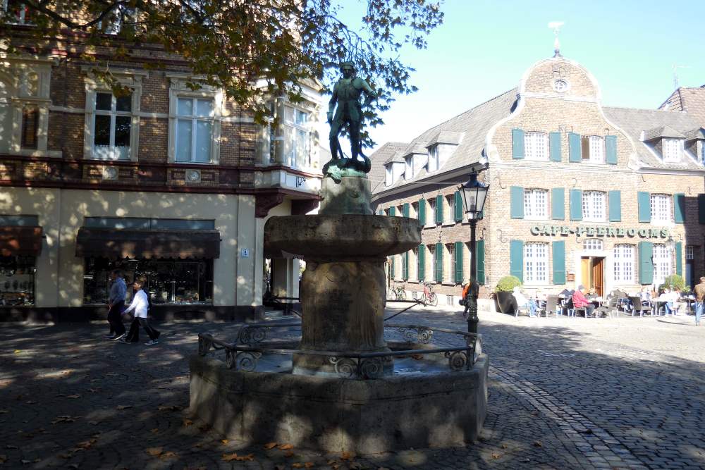 St. Georgs Memorial Fountain #1