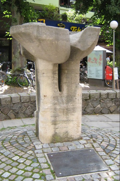 Monument Weie Rose Volksdorf #1