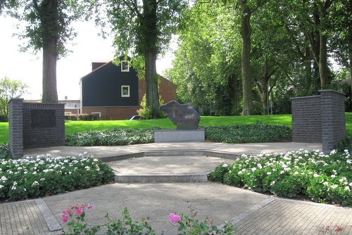 War Memorial Tholen #1