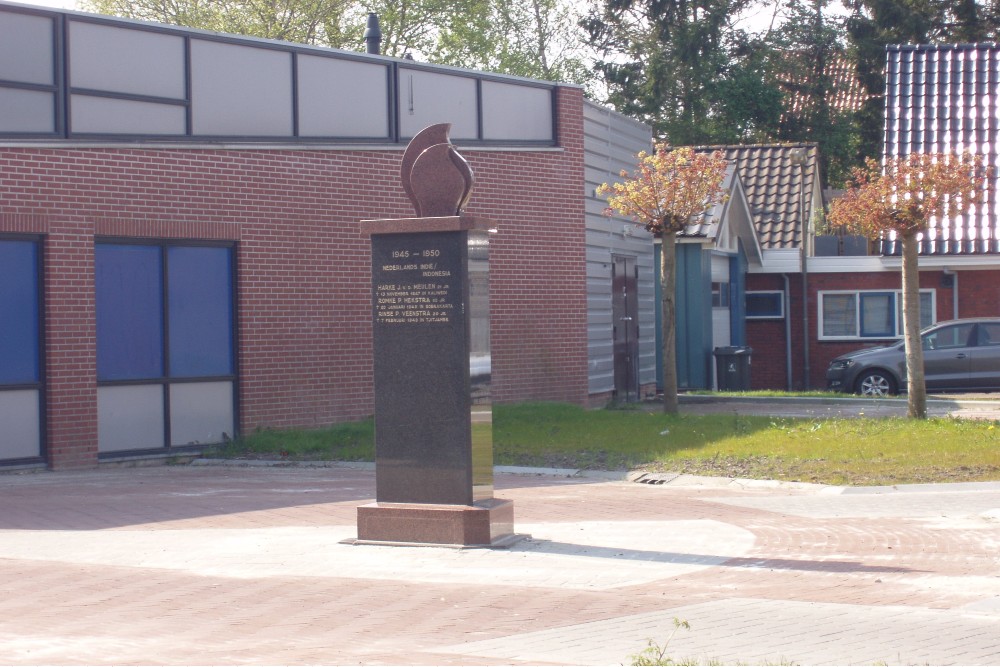 War Memorial Zwaagwesteinde #1