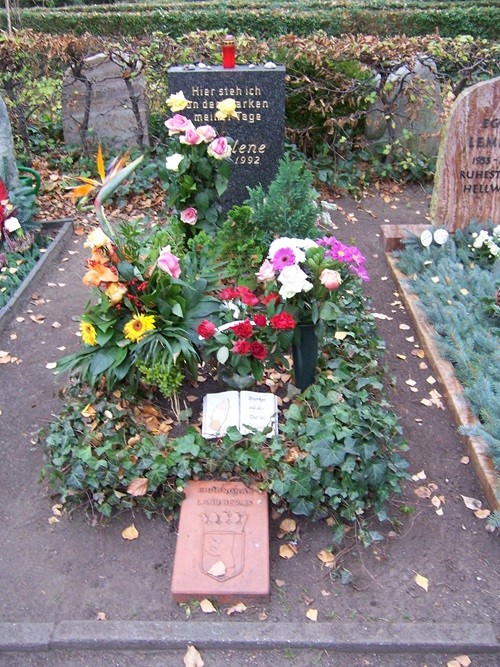 Grave Marlene Dietrich #2
