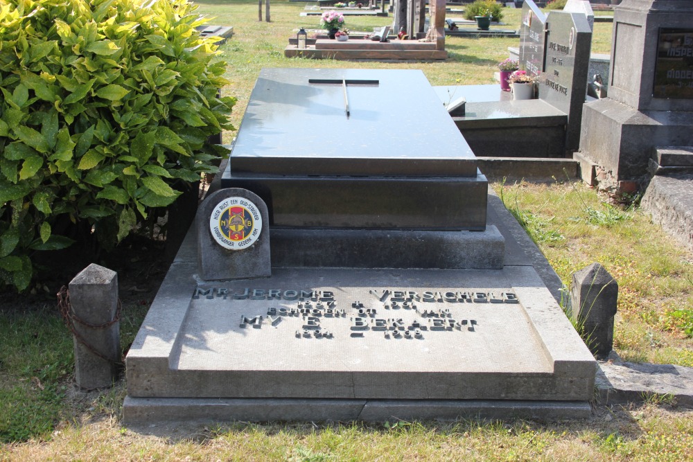 Belgian Graves Veterans Petegem-aan-de-Leie #1