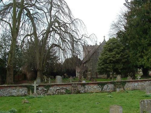 Commonwealth War Grave St. Peter and St. Paul Churchyard