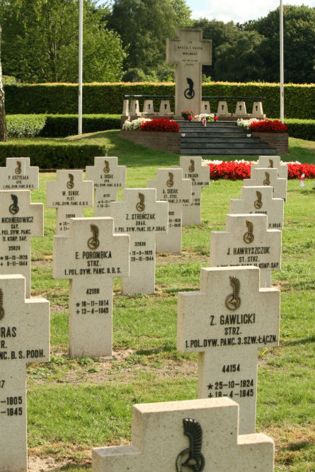 Monument op Poolse Oorlogsbegraafplaats #4