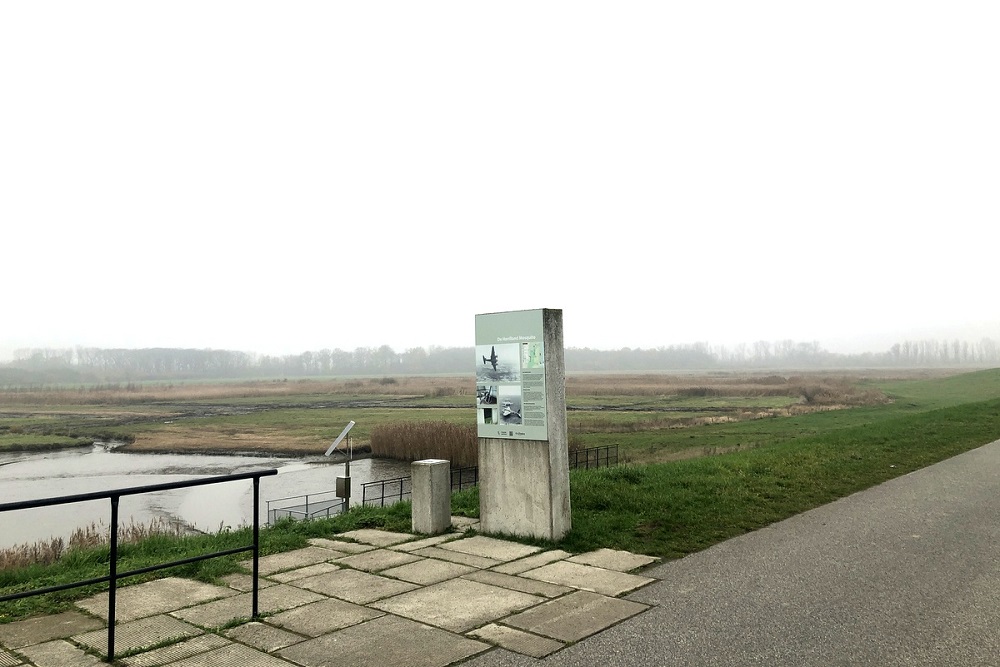 Monument Crashlocatie Havilland Mosquito W4064