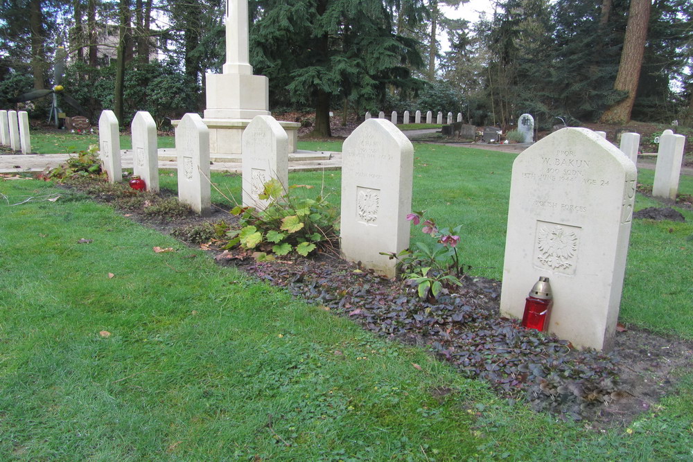 Oorlogsgraven van het Gemenebest Oud-Leusden (Rusthof) #5