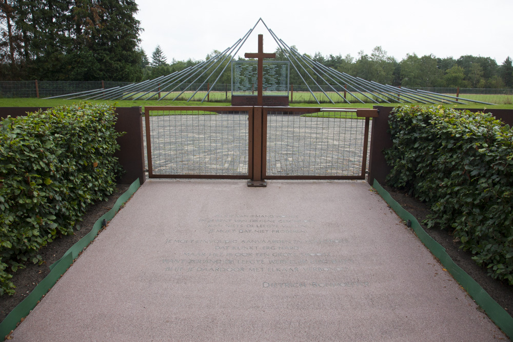 Location & Memorial De Woeste Hoeve #2