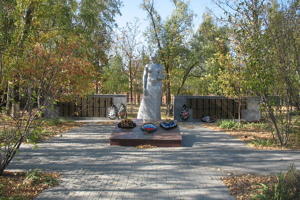 Mass Grave Soviet Soldiers No. 418