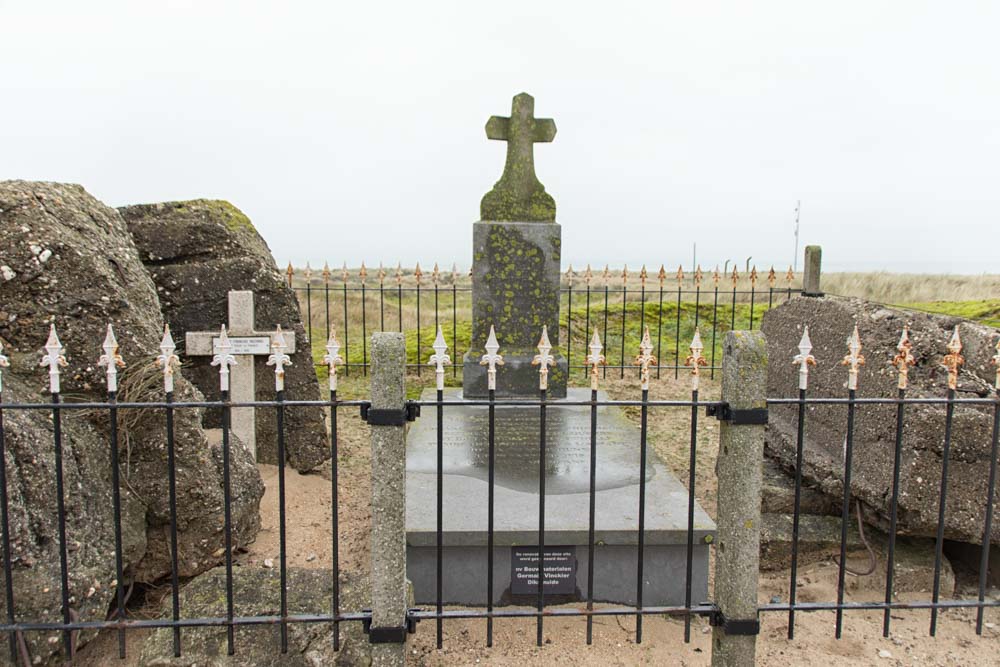 Memorial cross Lieutenant Thuret #2