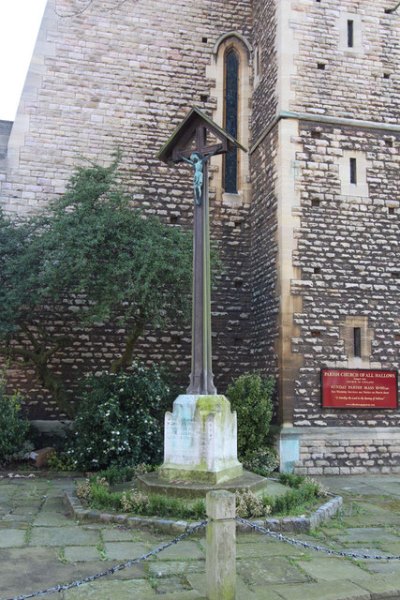 Oorlogsmonument All Hallows Church #1