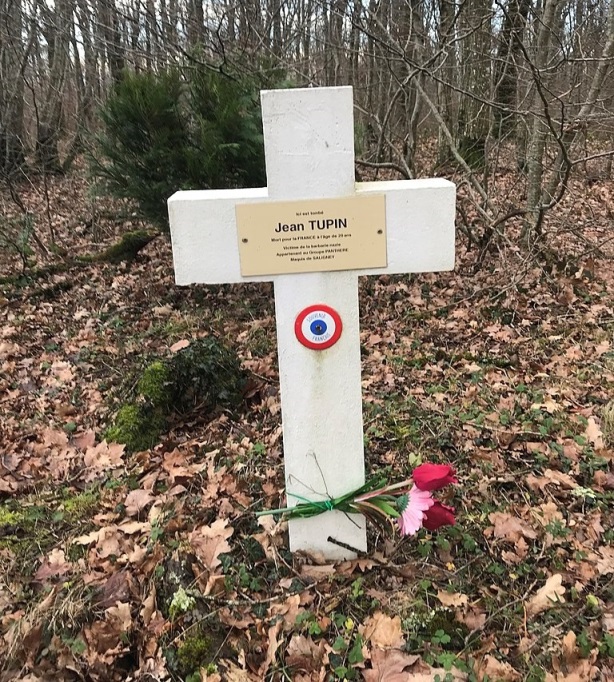 Resistance Cemetery Saligney #1