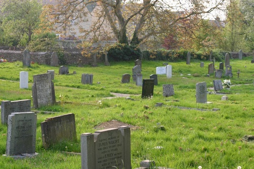 Commonwealth War Graves St Mary Churchyard