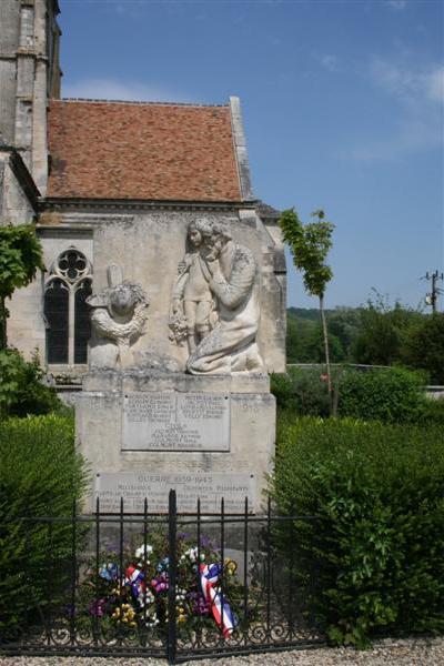 War Memorial Presles-et-Boves #2