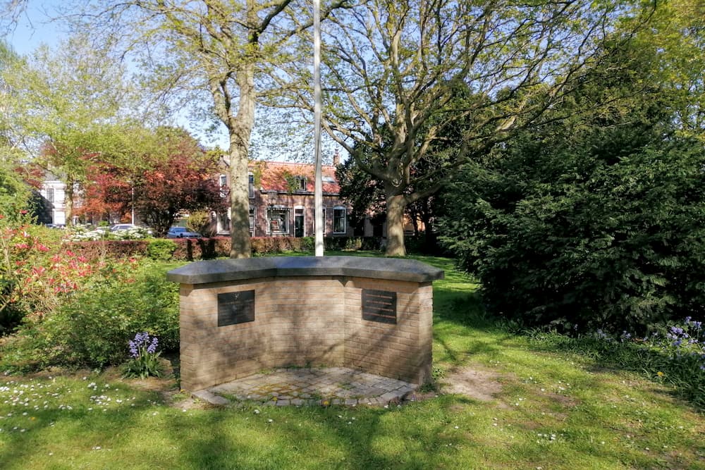 Monument Dutch East Indies Middelharnis